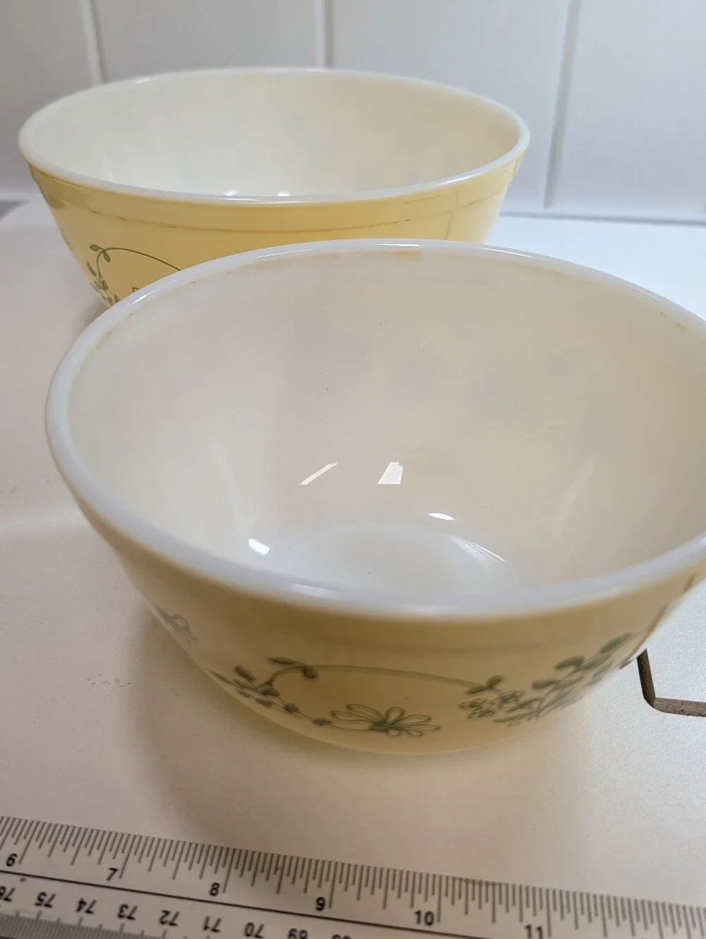 Pyrex yellow green
